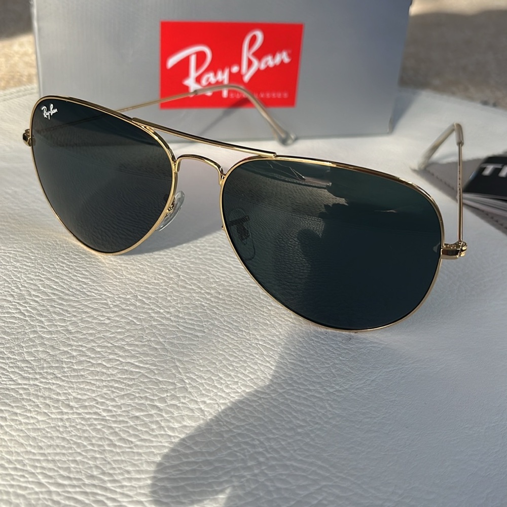 Ray-ban Aviators Black Lenses Gold Frames great condition